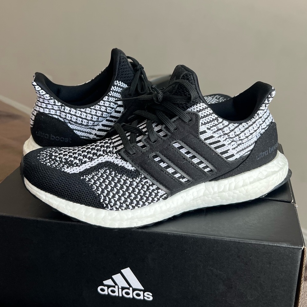 Adidas UltraBoost 5.0 DNA Black White ‘Oreo’ Women's 7.5